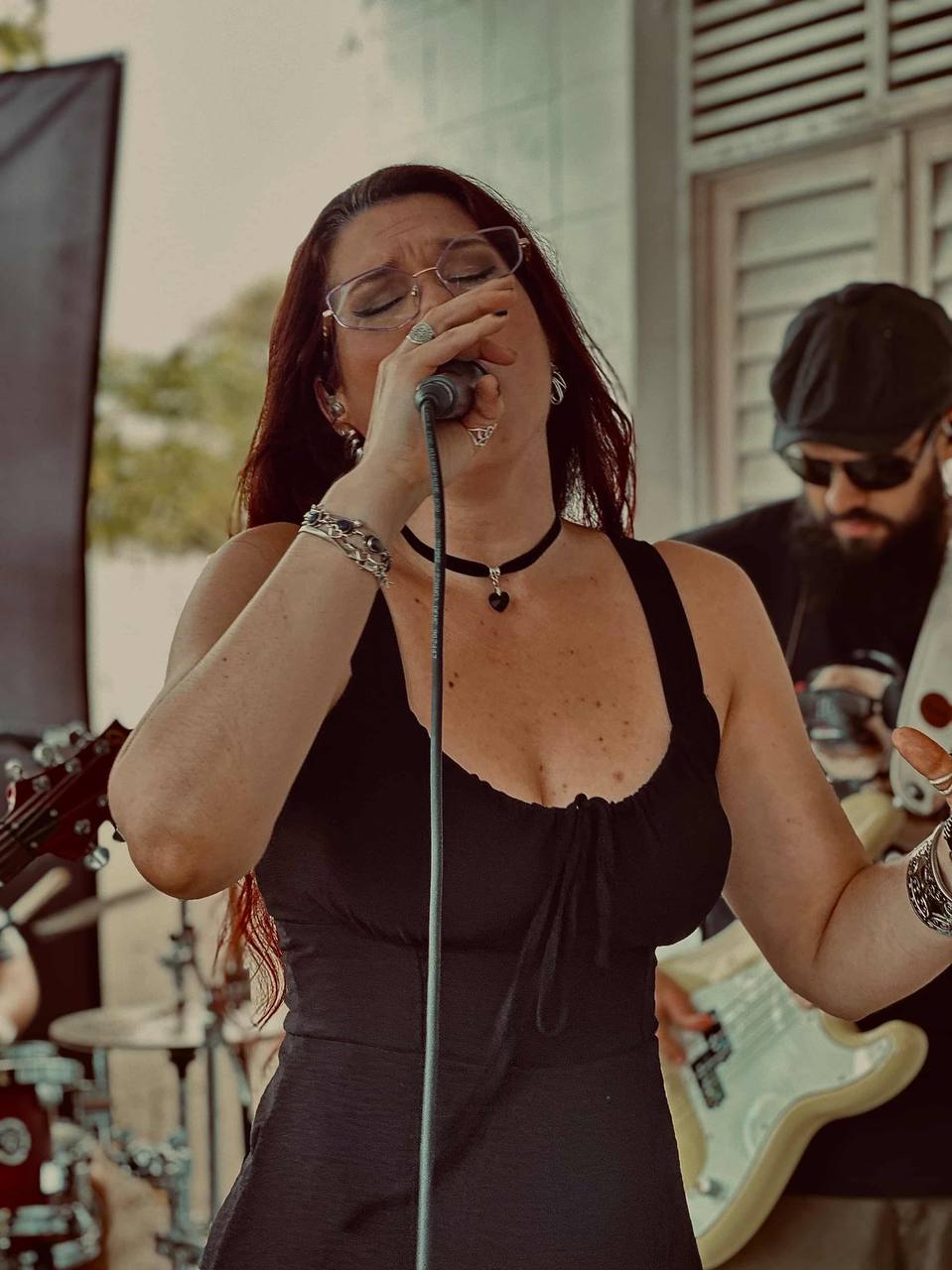 Laila Farias - Voz principal